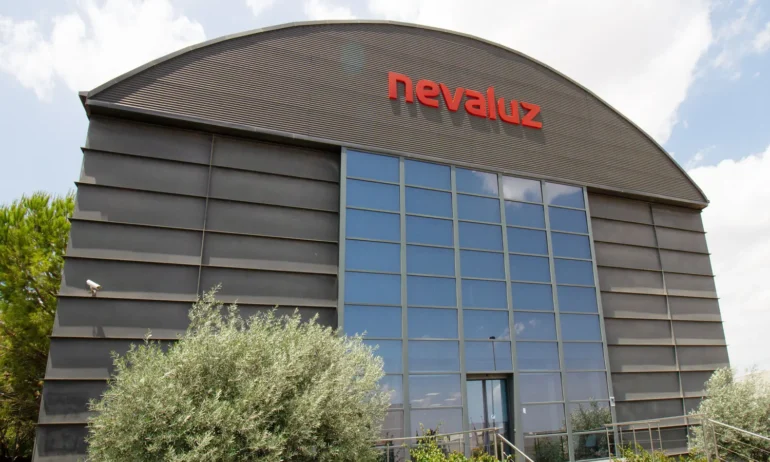 Nevaluz Valencia estrena nuevo Almacén Inteligente